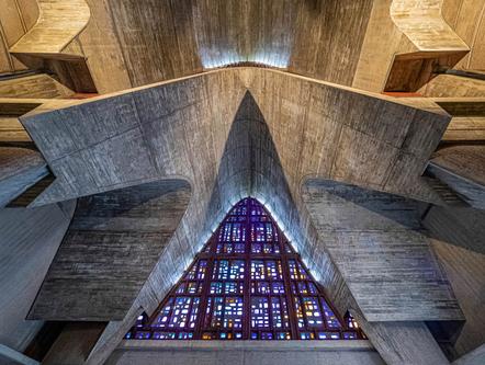 Elif Hofmann - fotoclub würzburg - Architektur-Kirche jpeg - Annahme