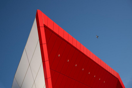 Kleber Günter - Fotofreunde Glonn e.V. - Red Building - Annahme