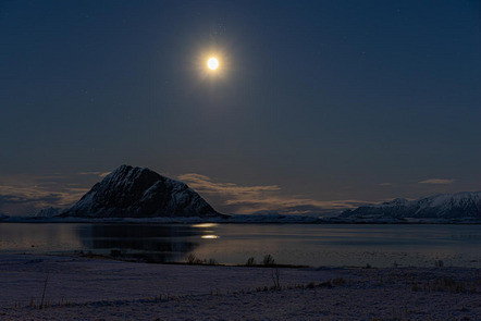 Luckhardt Helmut - Fotoclub Pleystein - Mondnacht - Lofoten - Annahme