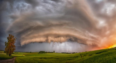 DeLaan Corry - Fotoclub Schrobenhausen - Shelfcloud in Süddeutschland - Medaille