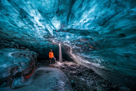 Gross Wolfgang - Fotoclub Herzogenaurach - Im Gletscher - Annahme