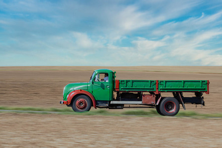 Jost Ingrid - Fotoclub Erding - Lastwagen - Annahme