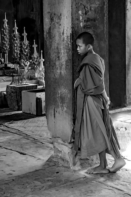 Raizner Rainer - Film-und Fotofreunde Oettingen e.V. - Die Aura Buddhas - Annahme