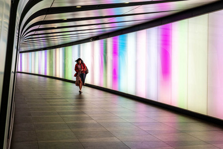 Schmidt Petra - Fotogruppe Blickwinkel Wertingen - London Underground - Annahme