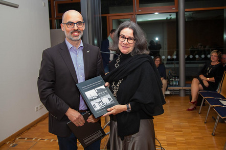 Fhilipp Hayer und Amtsleiterin Eva Ehrensberger