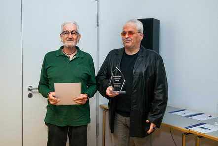 v.l. Josef Schwarz und Herbert Haas vom Clubsieger Fotoclub Schrobenhausen