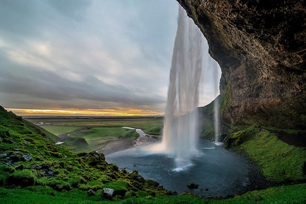 Wolfgang Kern - Die Fotogruppe Thurnau - Island  - Annahme